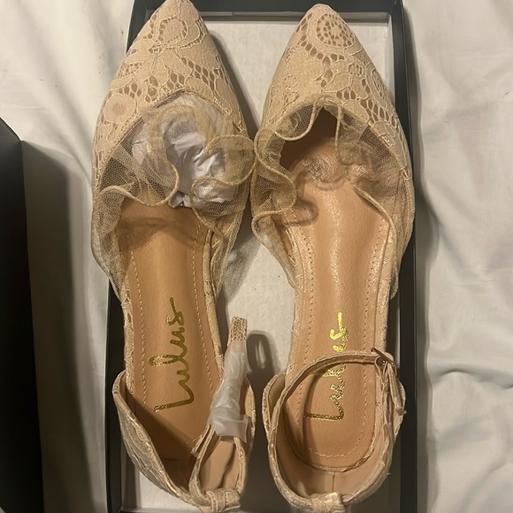 The cutest holiday shoes! They are a cream/beige color. - Picture 1 of 1